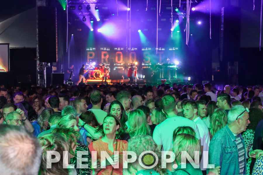 Publiek    Bezoekers (141)